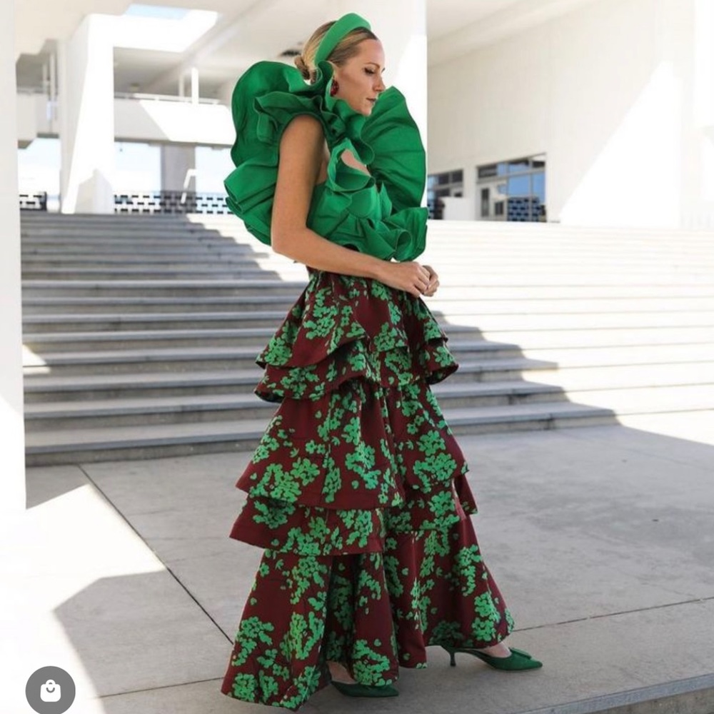 BURU TEAGAN SKIRT…Gorgeous crimson & green jacquard. Perfect for holiday parties